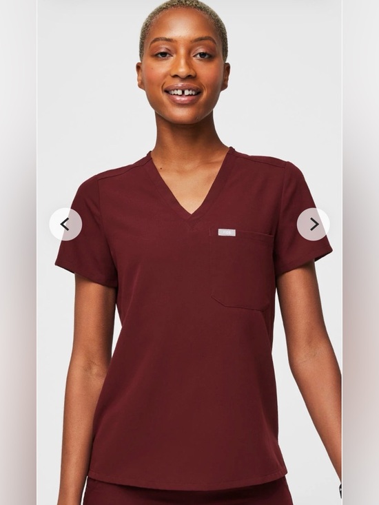 Figs Other - Figs Catarina One-Pocket Scrub Top in Burgundy